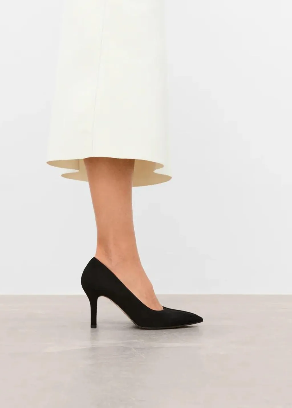 Flattered Roberta Heel in Black Suede