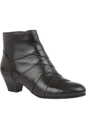 Lotus Tara Ladies boots in Black Leather